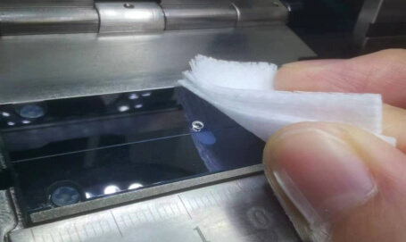 Clean the grinding tool