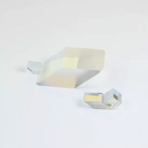 接着プリズムと特殊カスタマイズプリズム