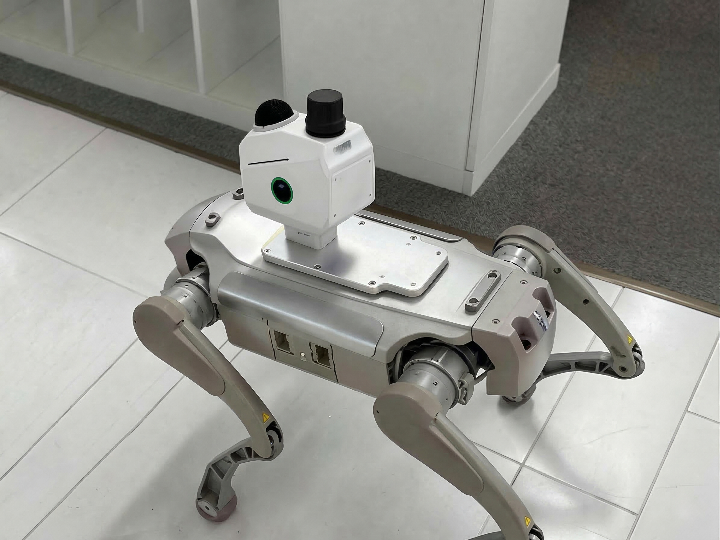 ロボットドッグ